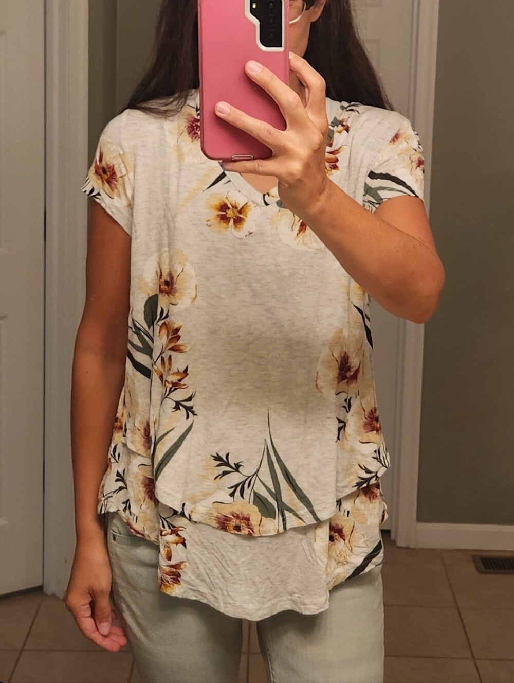 Latched Mama Maternity Nursing Size M Cream Floral Short-Sleeve Layered Hem Top